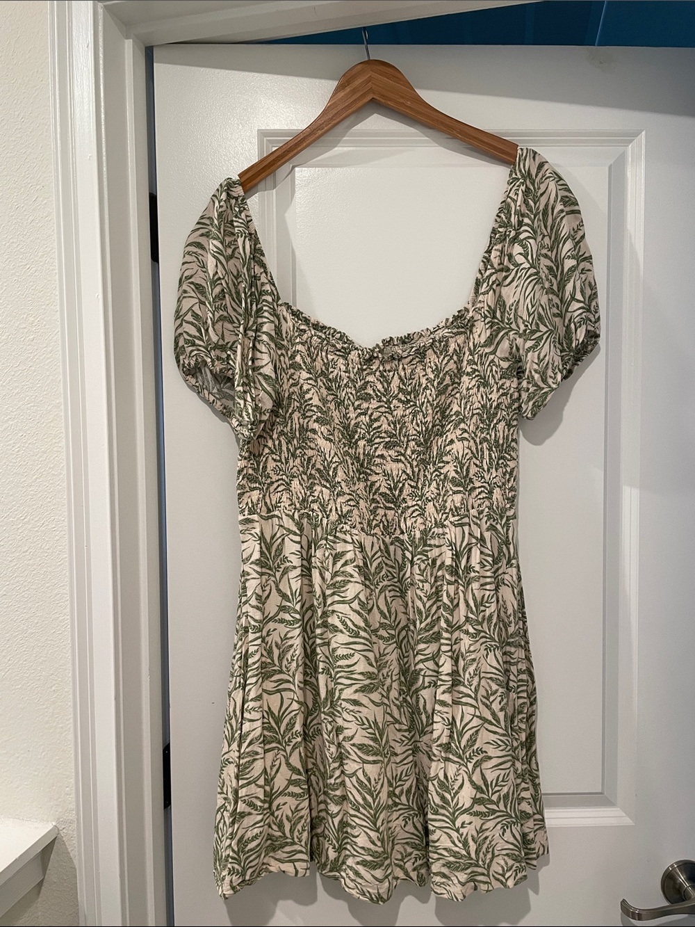 Lost + Wander Green Leaf-Print Smocked Mini Dress large - Picture 8 of 8